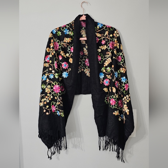 EMBROIDERED SCARF - Picture 5 of 6